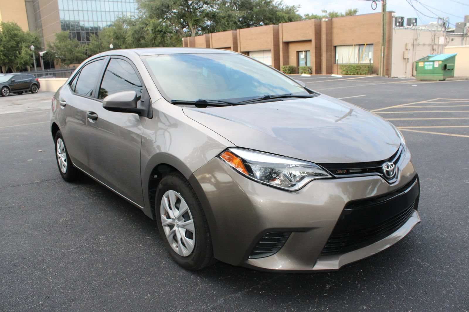 Used 2016 Toyota Corolla LE FWD image 12