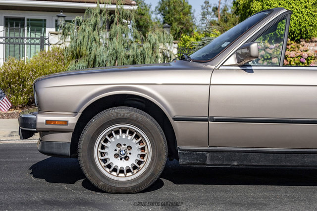 Used 1989 BMW 325i Convertible RWD image 4