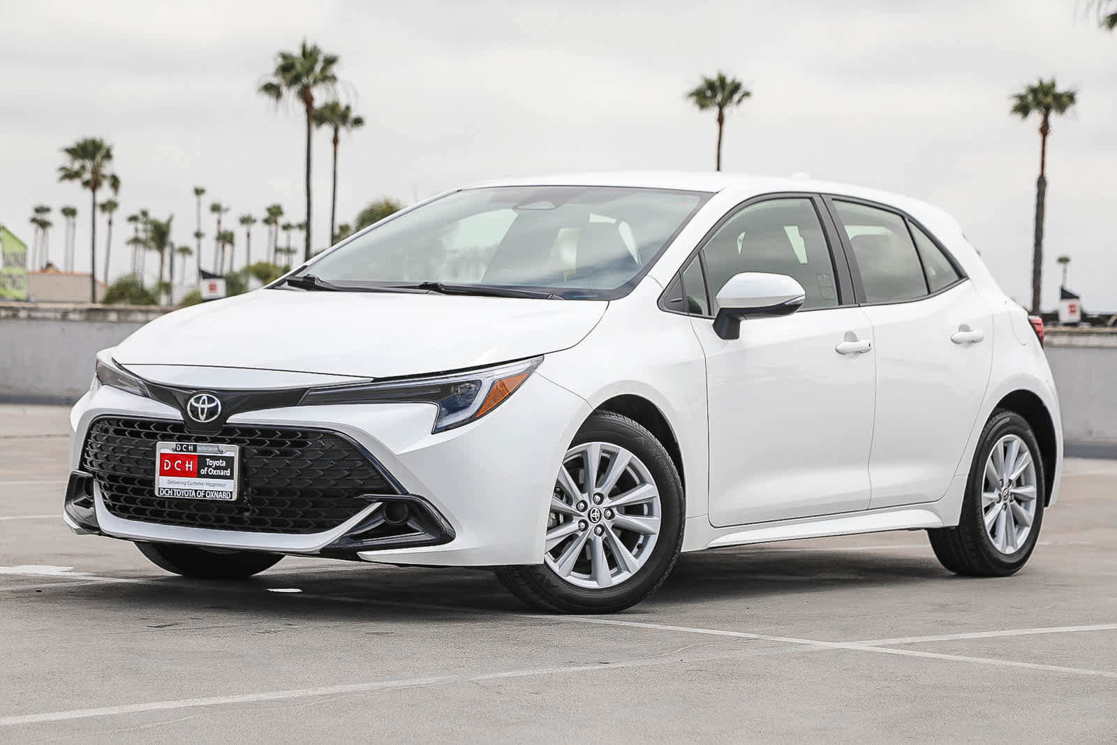 Certified 2025 Toyota Corolla SE w/ SE Package FWD image 1