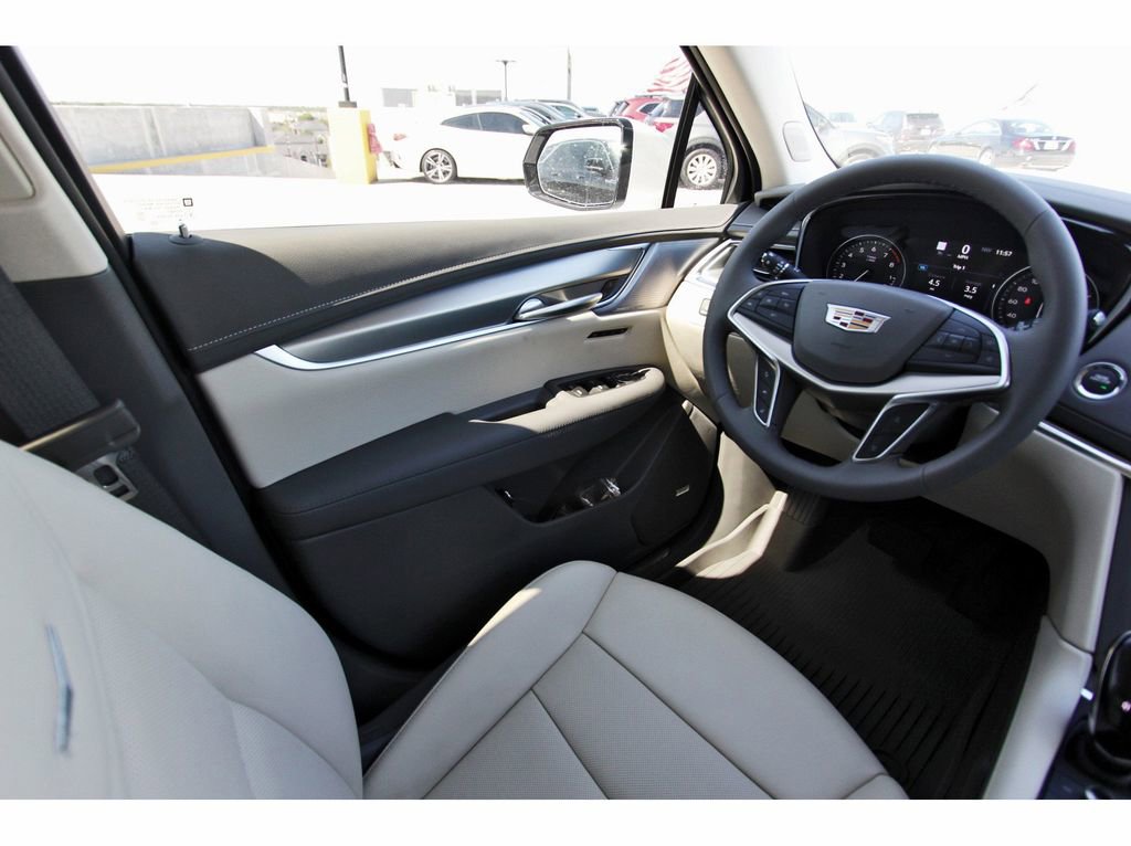 New 2025 Cadillac XT5 Premium Luxury w/ Technology Package image 8
