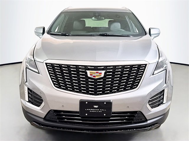 New 2025 Cadillac XT5 Luxury image 2