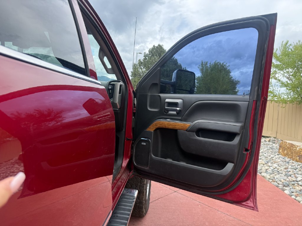 Used 2018 Chevrolet Silverado 2500 High Country w/ Duramax Plus Package AWD/4WD image 27