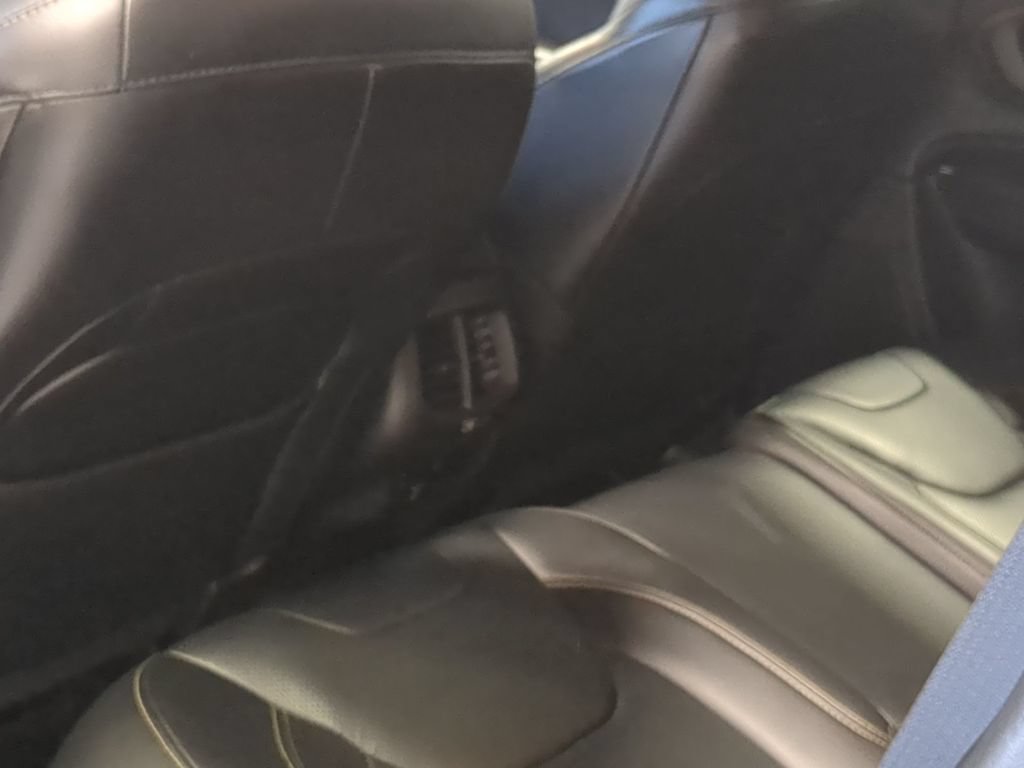 Used 2016 Jeep Cherokee Limited w/ Luxury Group AWD/4WD image 22