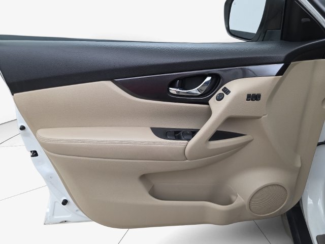 Used 2019 Nissan Rogue SV w/ Premium Package AWD/4WD image 26