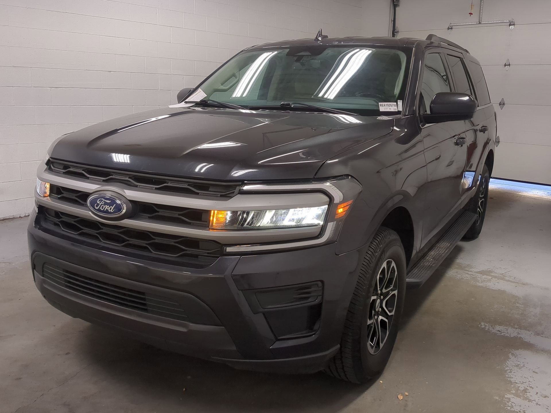 Used 2024 Ford Expedition XLT image 10