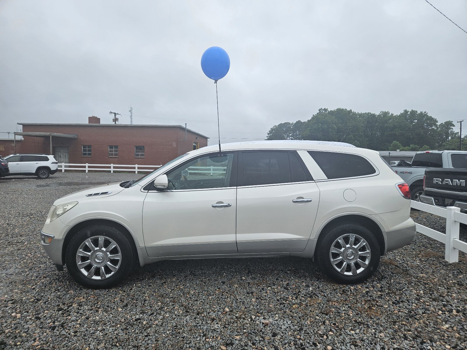 Used 2012 Buick Enclave Leather FWD image 5