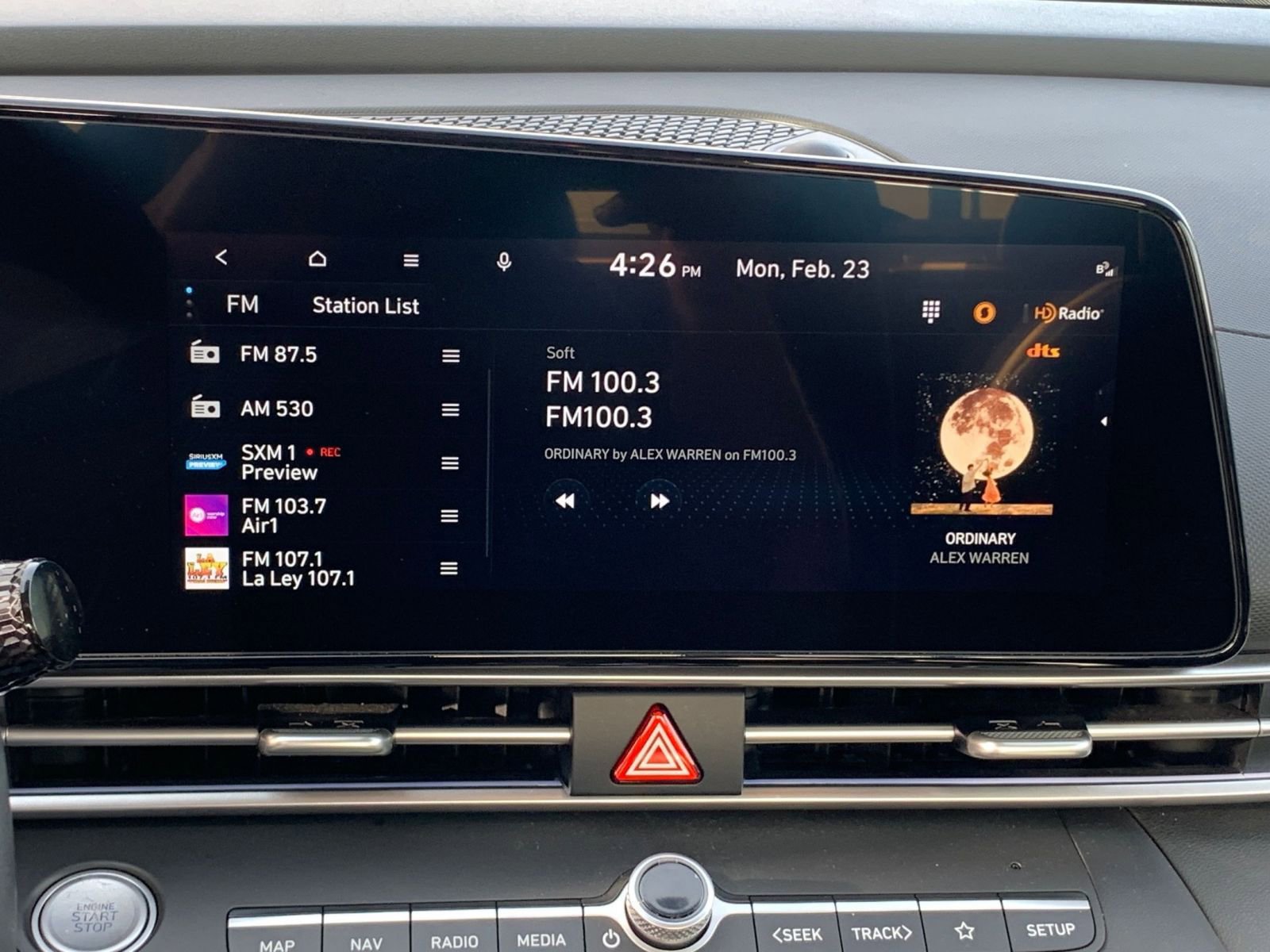 Used 2025 Hyundai Elantra Limited image 21