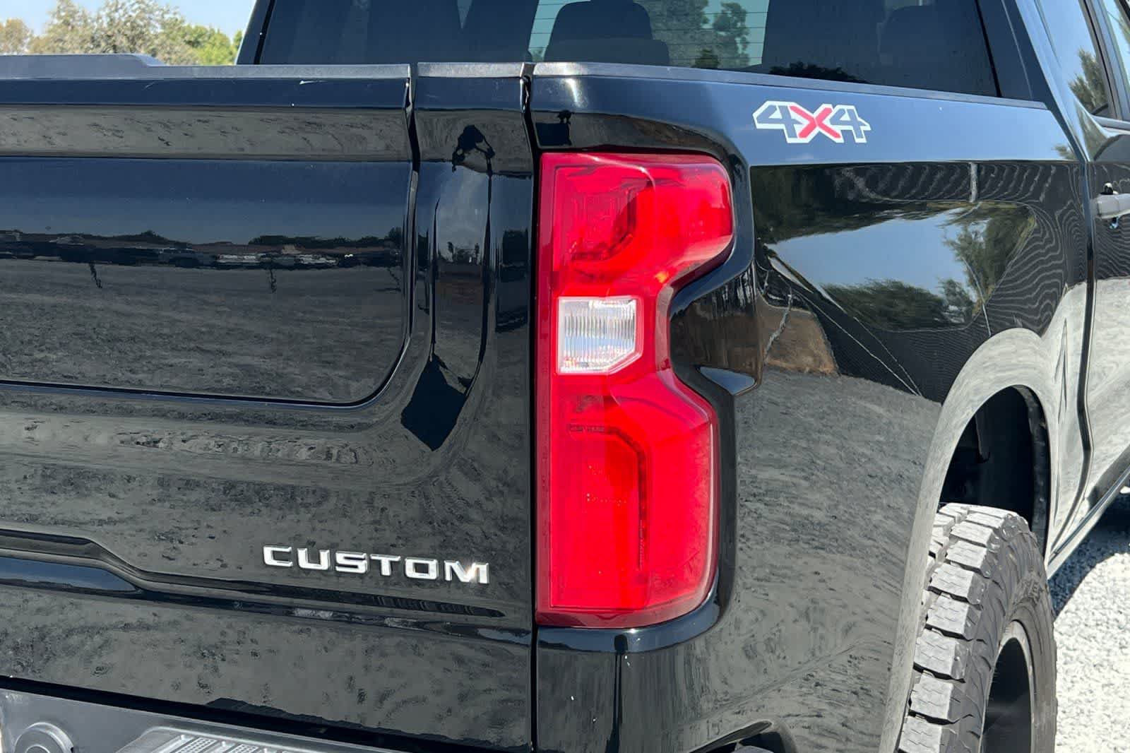 Used 2021 Chevrolet Silverado 1500 Custom w/ Safety Confidence Package AWD/4WD image 13
