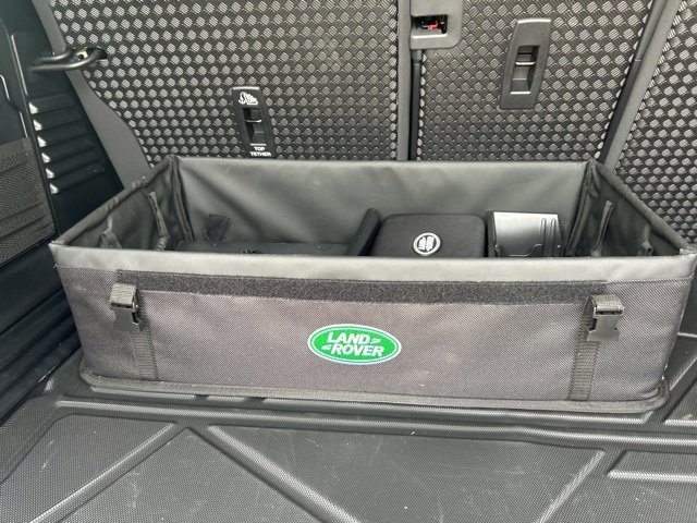 Used 2024 Land Rover Defender 110 S image 11