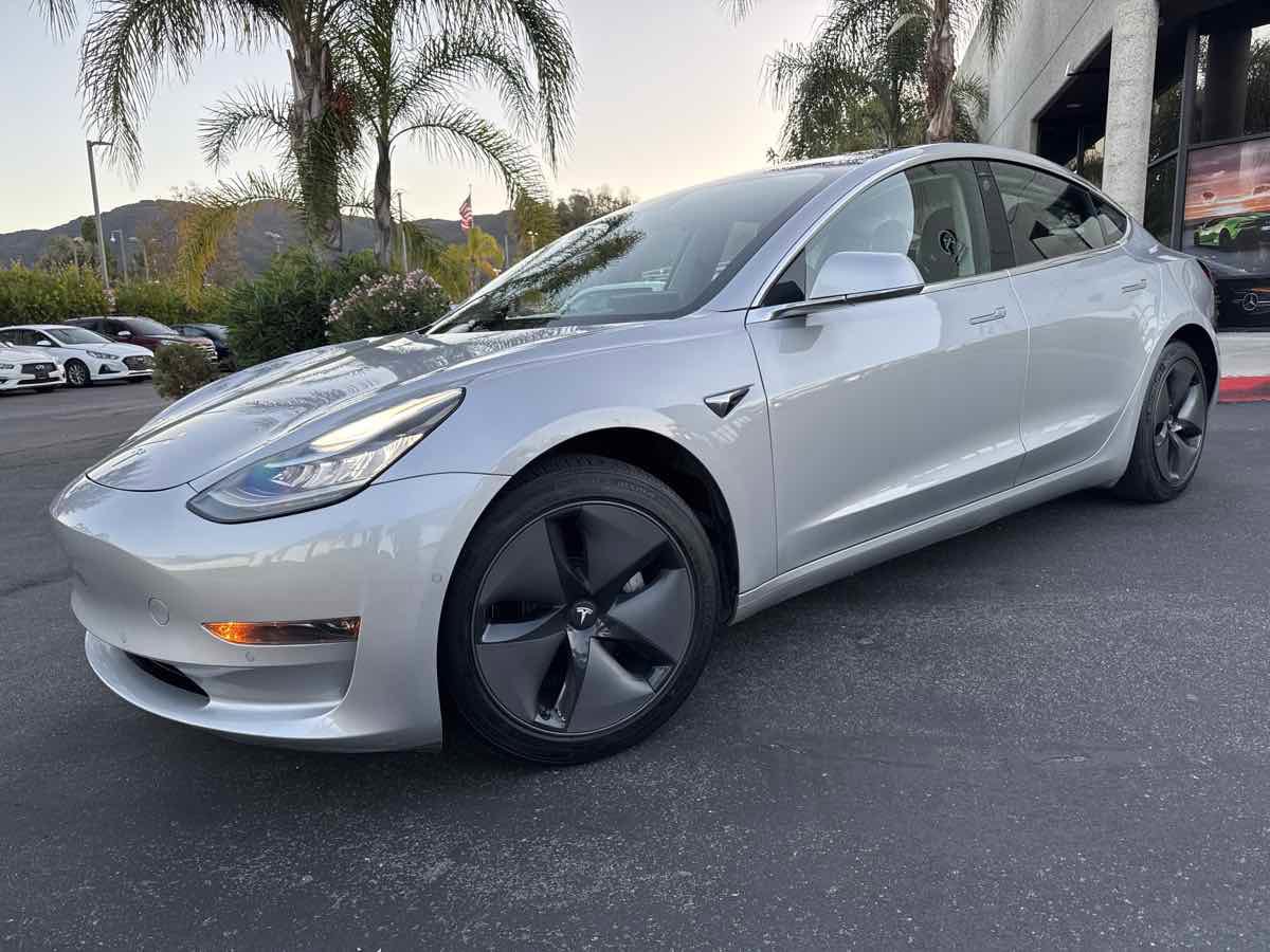 Used 2018 Tesla Model 3 Long Range image 17
