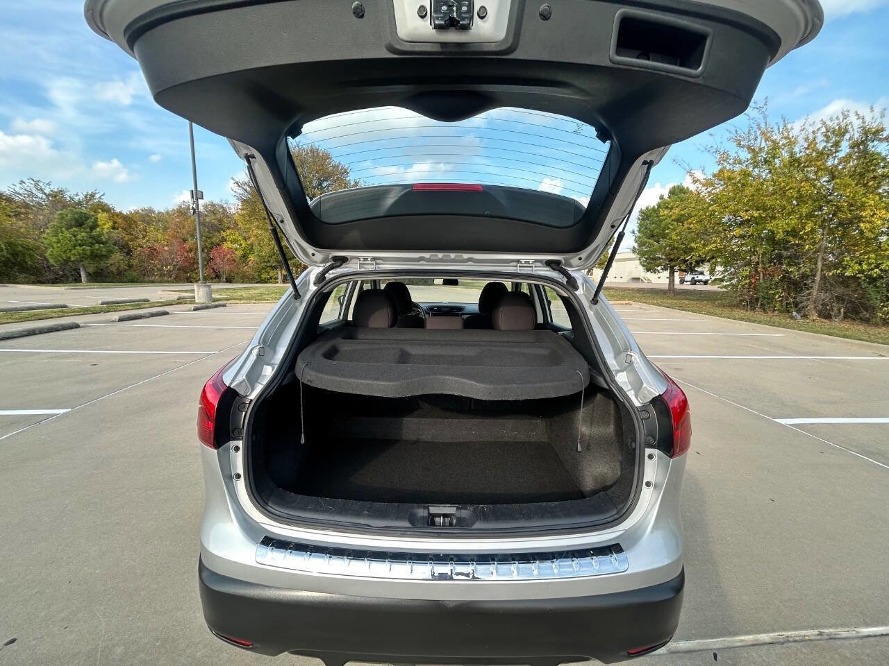 Used 2018 Nissan Rogue Sport S w/ S Appearance Package image 10