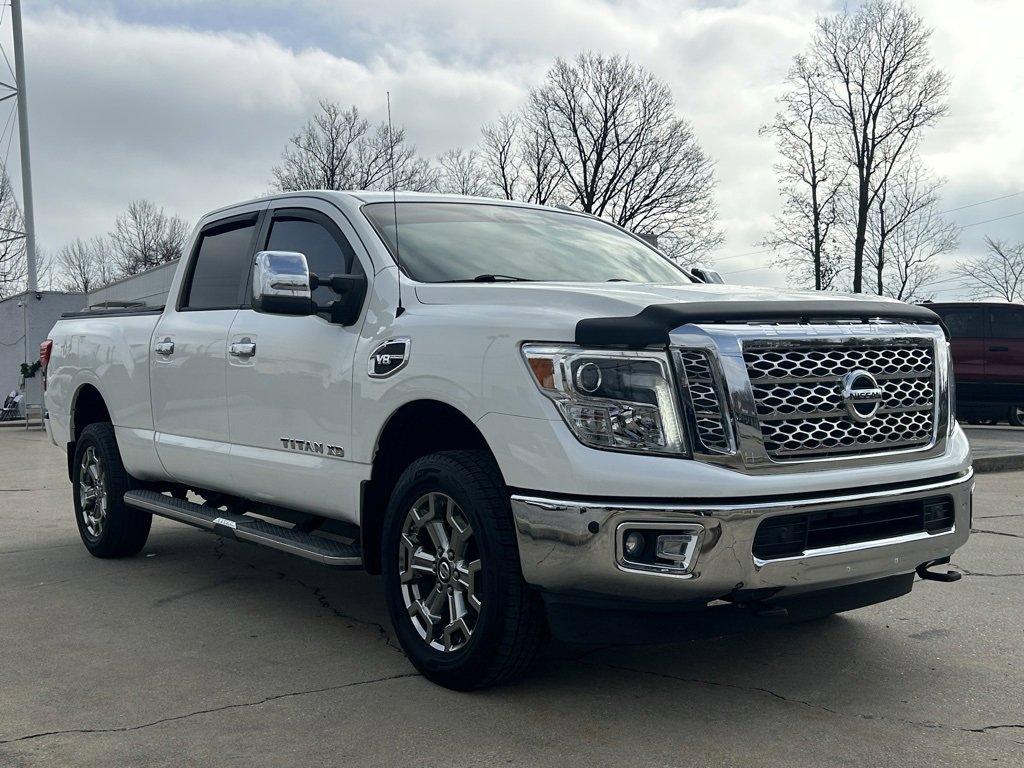 Used 2018 Nissan Titan SL w/ Chrome Package image 4