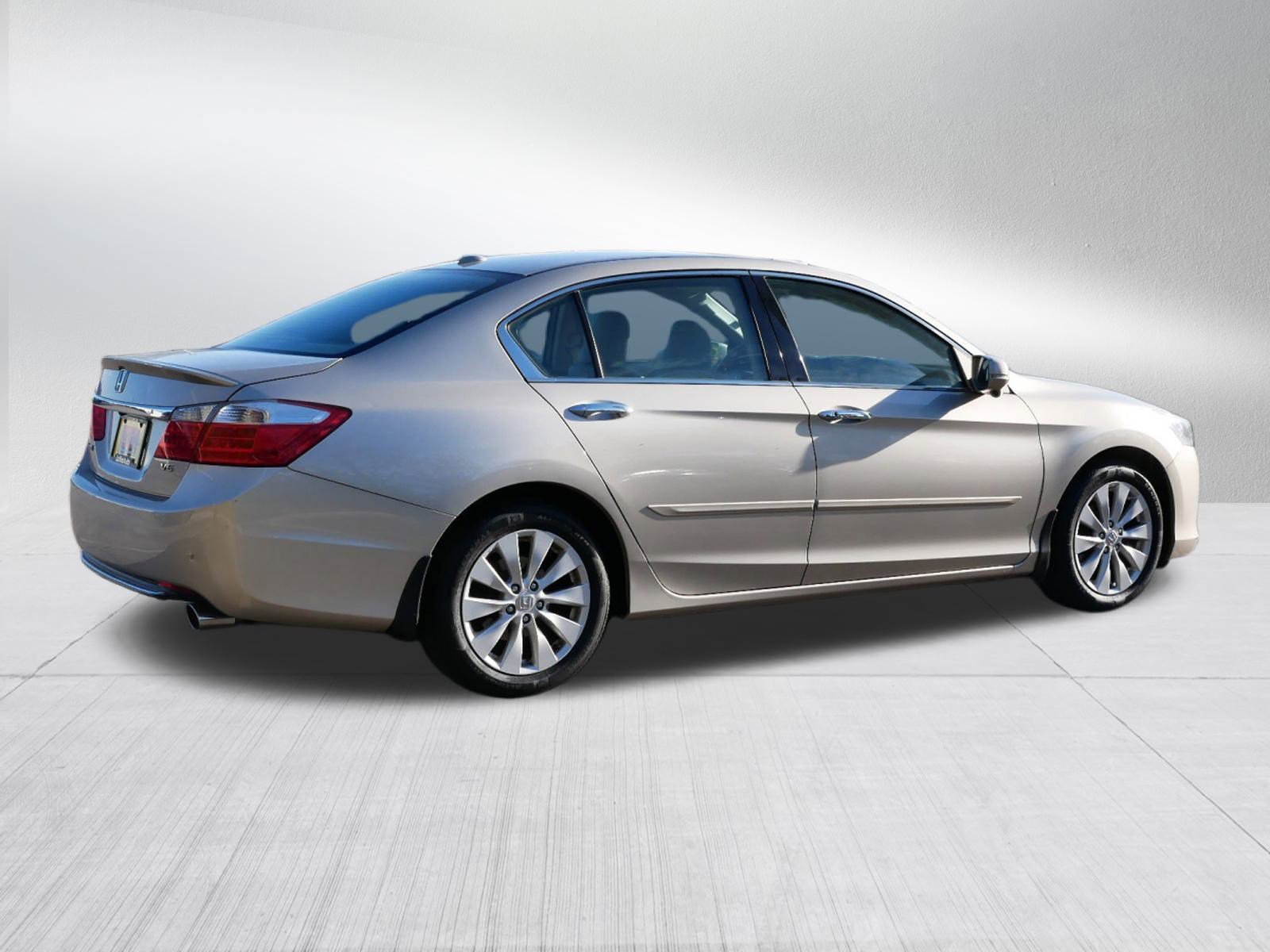 Used 2015 Honda Accord EX-L image 7