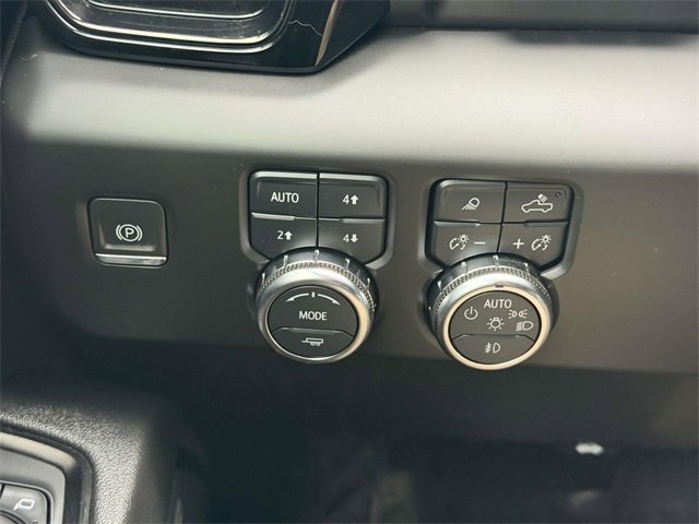 Used 2024 GMC Sierra 2500 AT4 w/ AT4 Premium Plus Package image 21