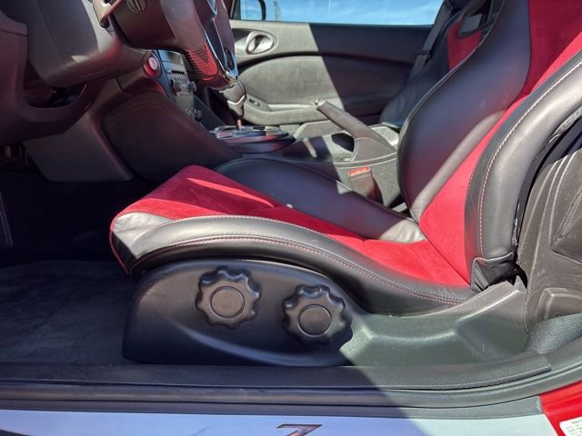 Used 2015 Nissan 370Z NISMO image 22