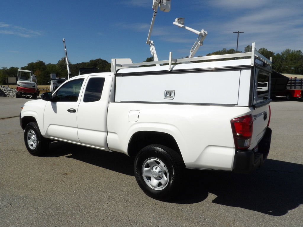Used 2021 Toyota Tacoma SR RWD image 4