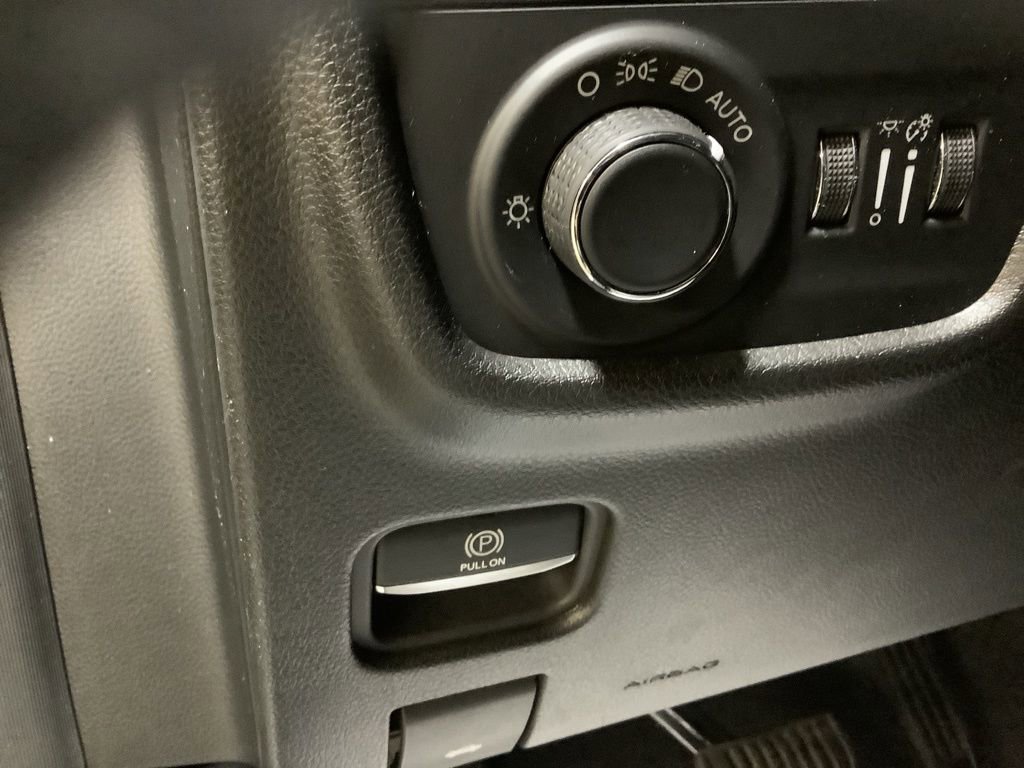 Certified 2023 Jeep Grand Cherokee L Laredo image 23