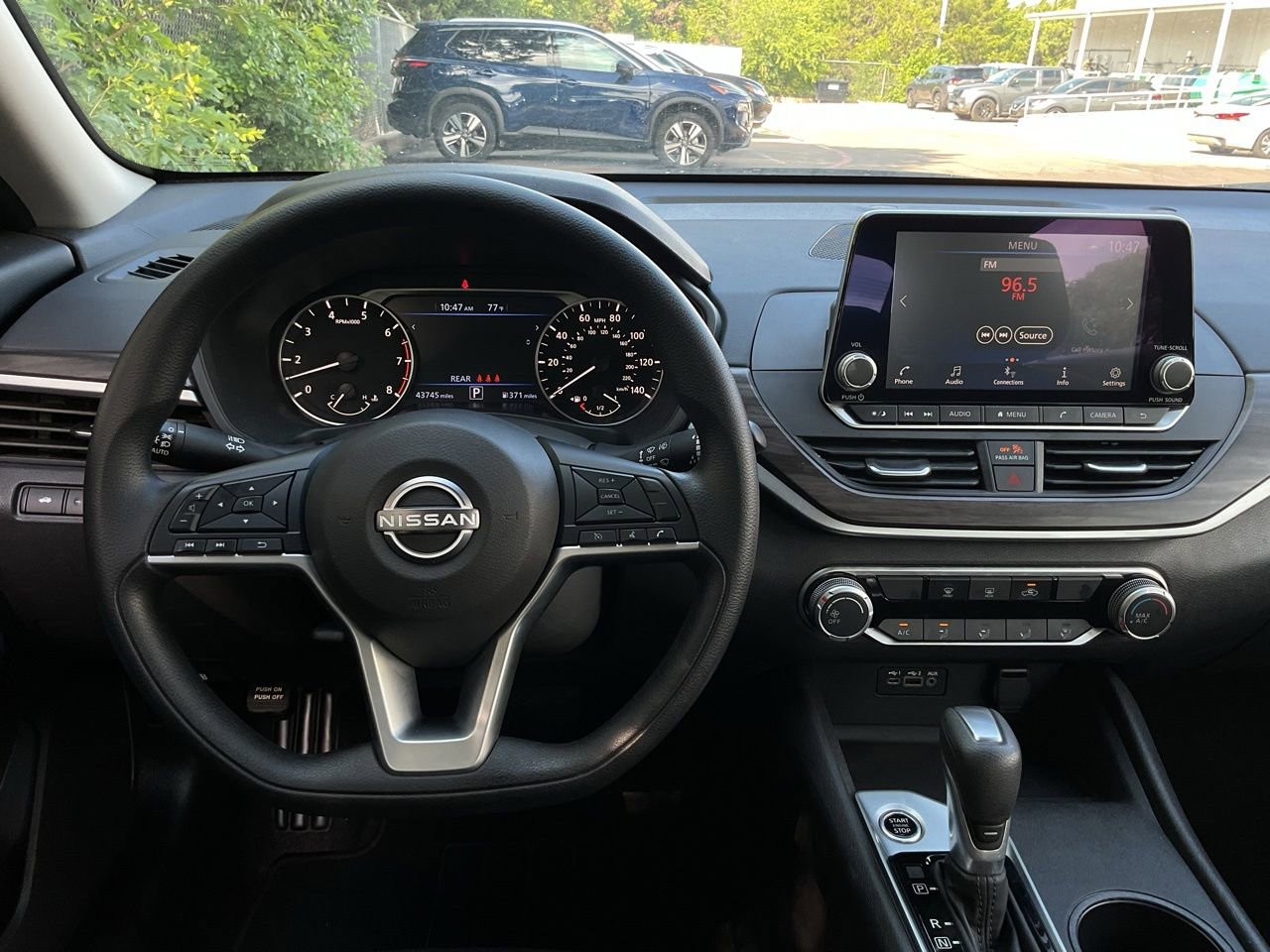 Used 2025 Nissan Sentra S FWD image 14