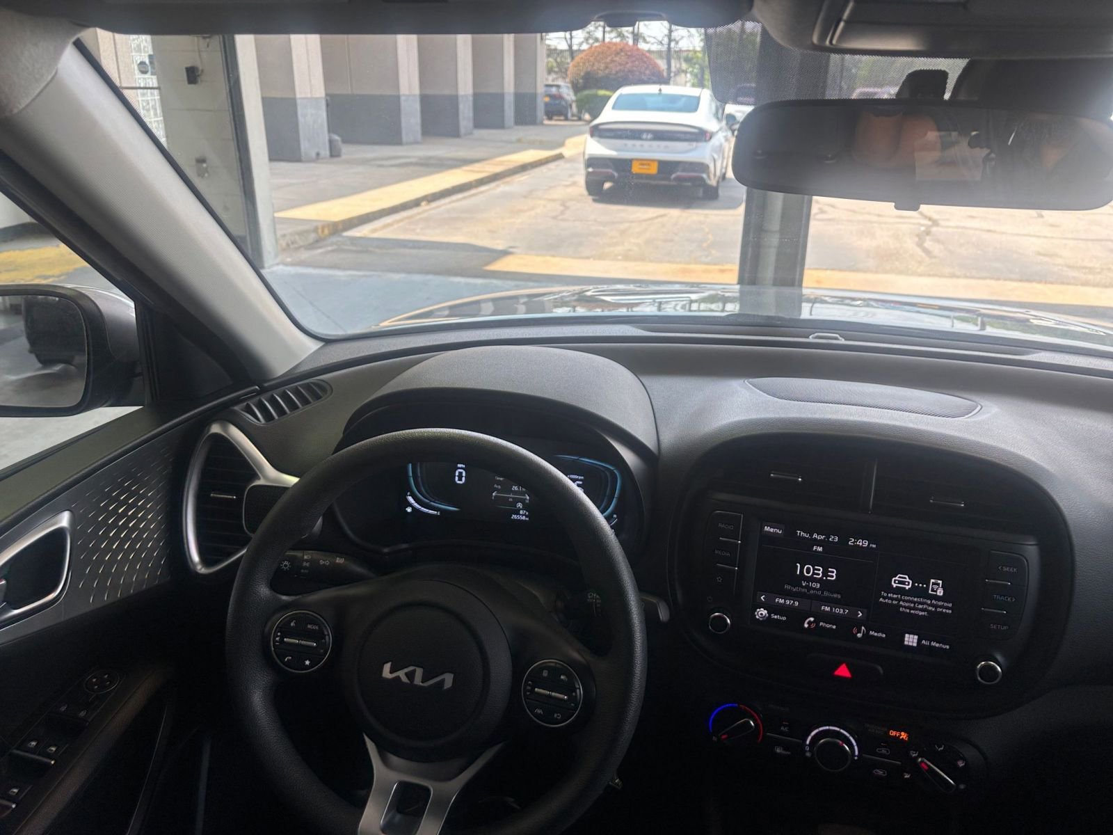 Used 2025 Kia Soul LX w/ LX Technology Package FWD image 37