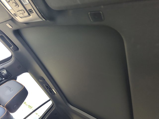 Used 2024 GMC Yukon AT4 w/ Technology Package image 13