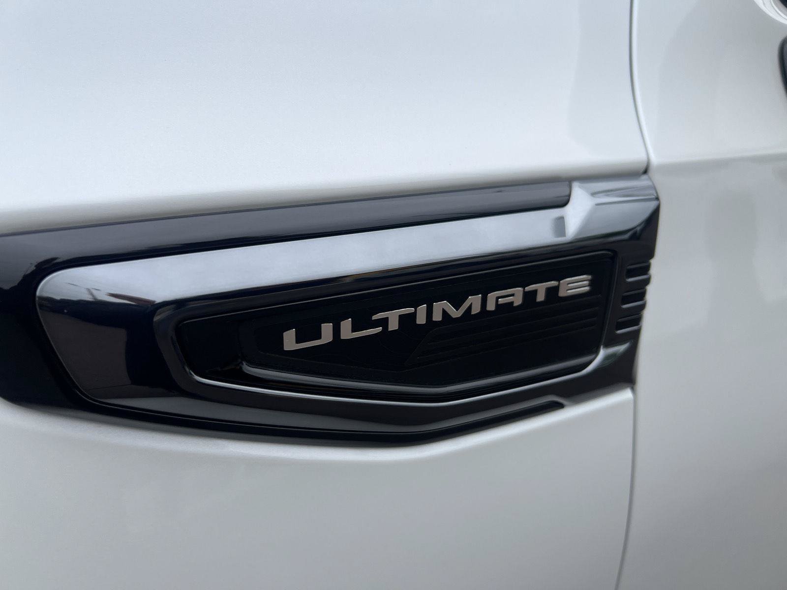 Used 2025 GMC Yukon XL Denali Ultimate AWD/4WD image 10