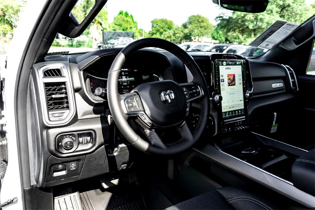 New 2026 RAM 1500 4x4 Crew Cab image 11