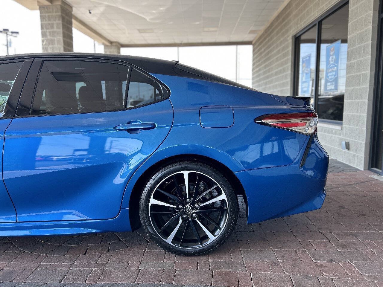 Used 2019 Toyota Camry XSE w/ Navigation Package FWD image 6