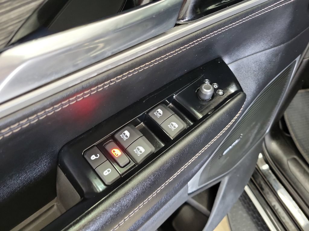 Used 2024 Jeep Wagoneer L Series II w/ Flexible Seating Group AWD/4WD image 21