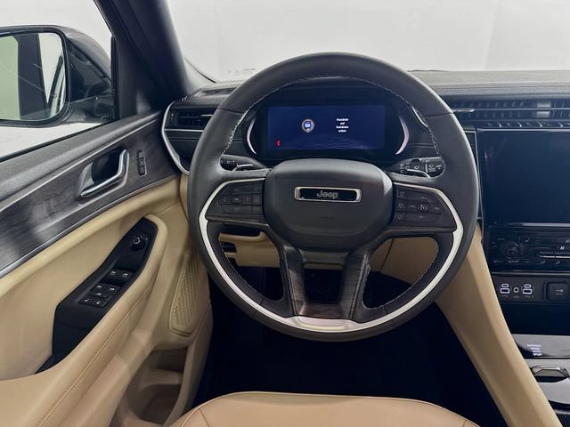 Used 2025 Jeep Grand Cherokee L Limited w/ Black Appearance Package AWD/4WD image 26
