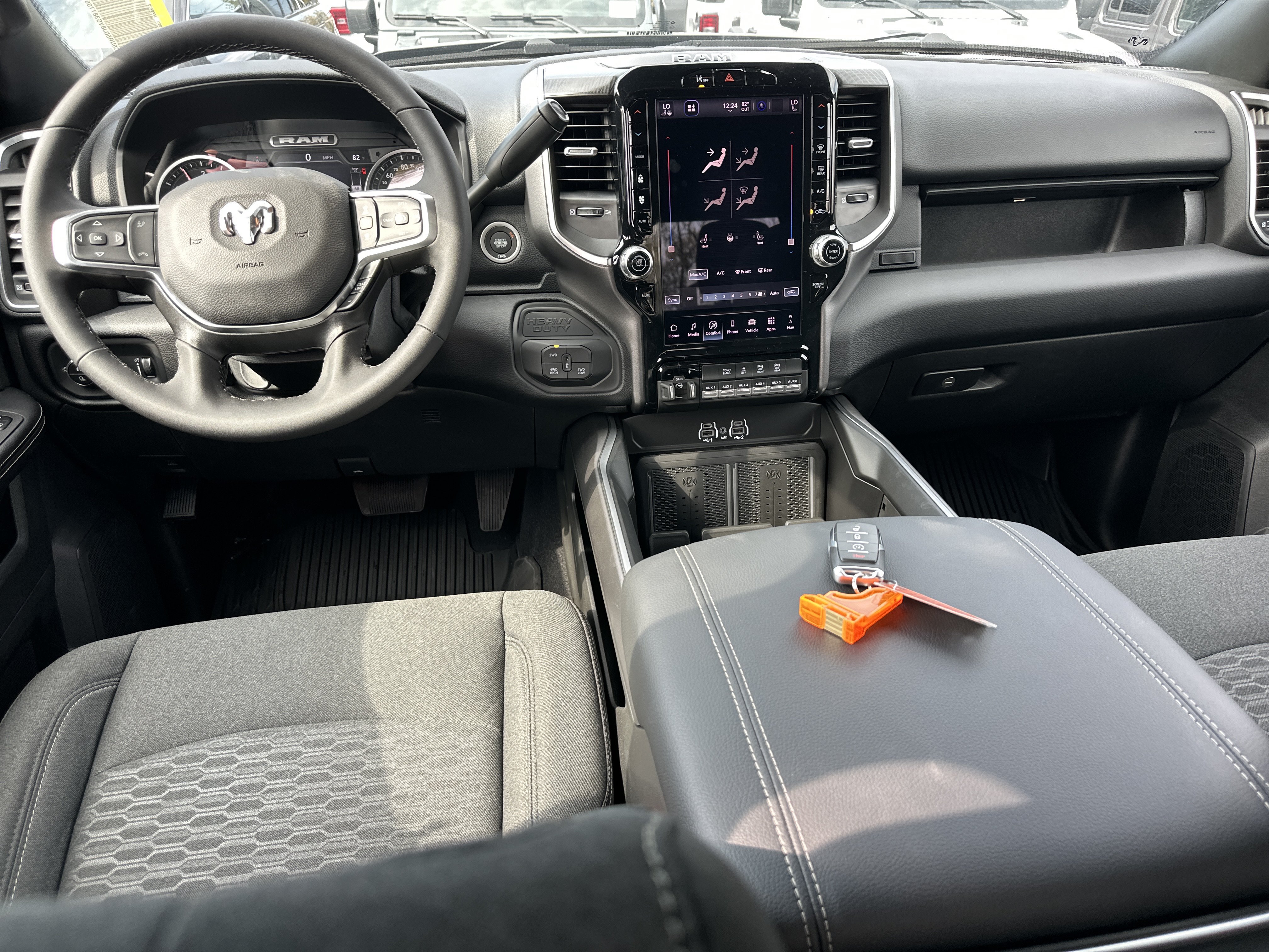 New 2027 RAM 2500 Big Horn AWD/4WD image 31