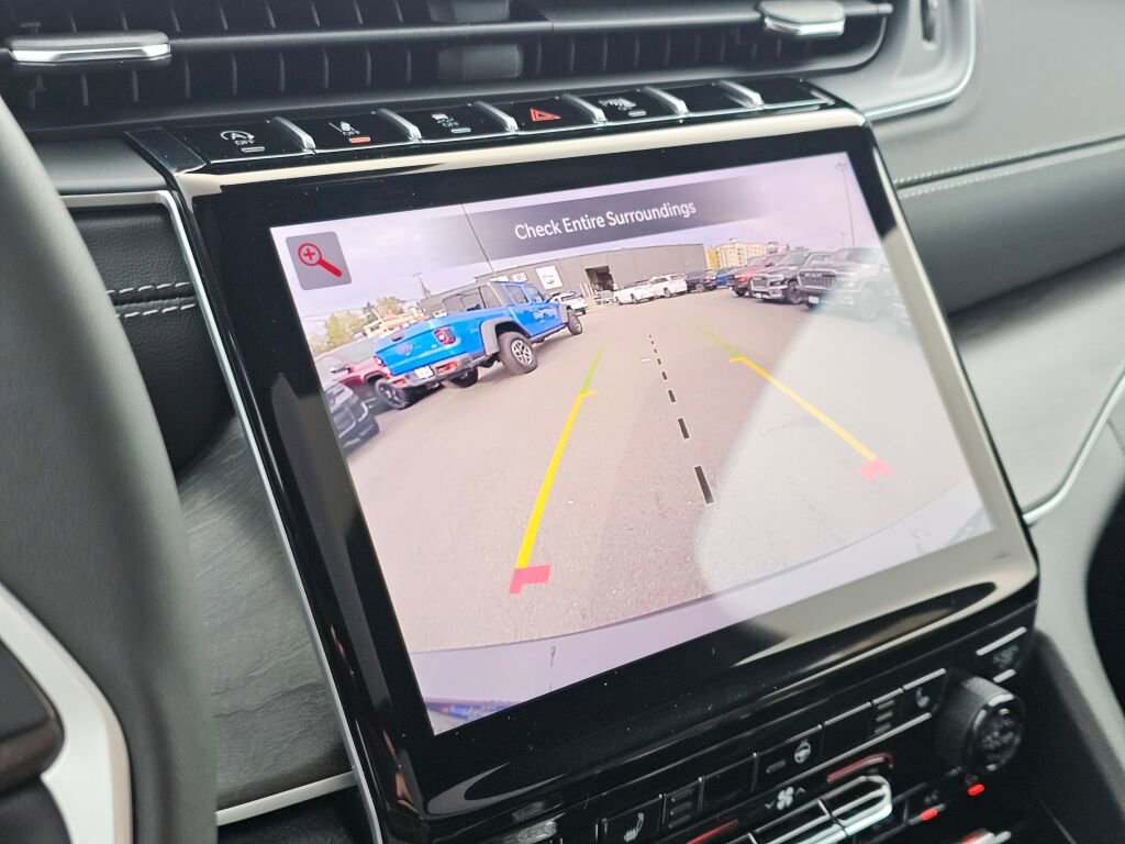 New 2025 Jeep Grand Cherokee L Limited w/ Black Appearance Package image 21