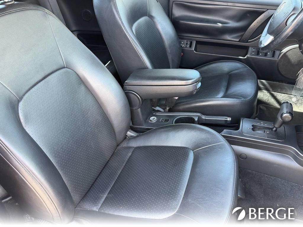 Used 2010 Volkswagen Beetle Final Edition FWD image 11