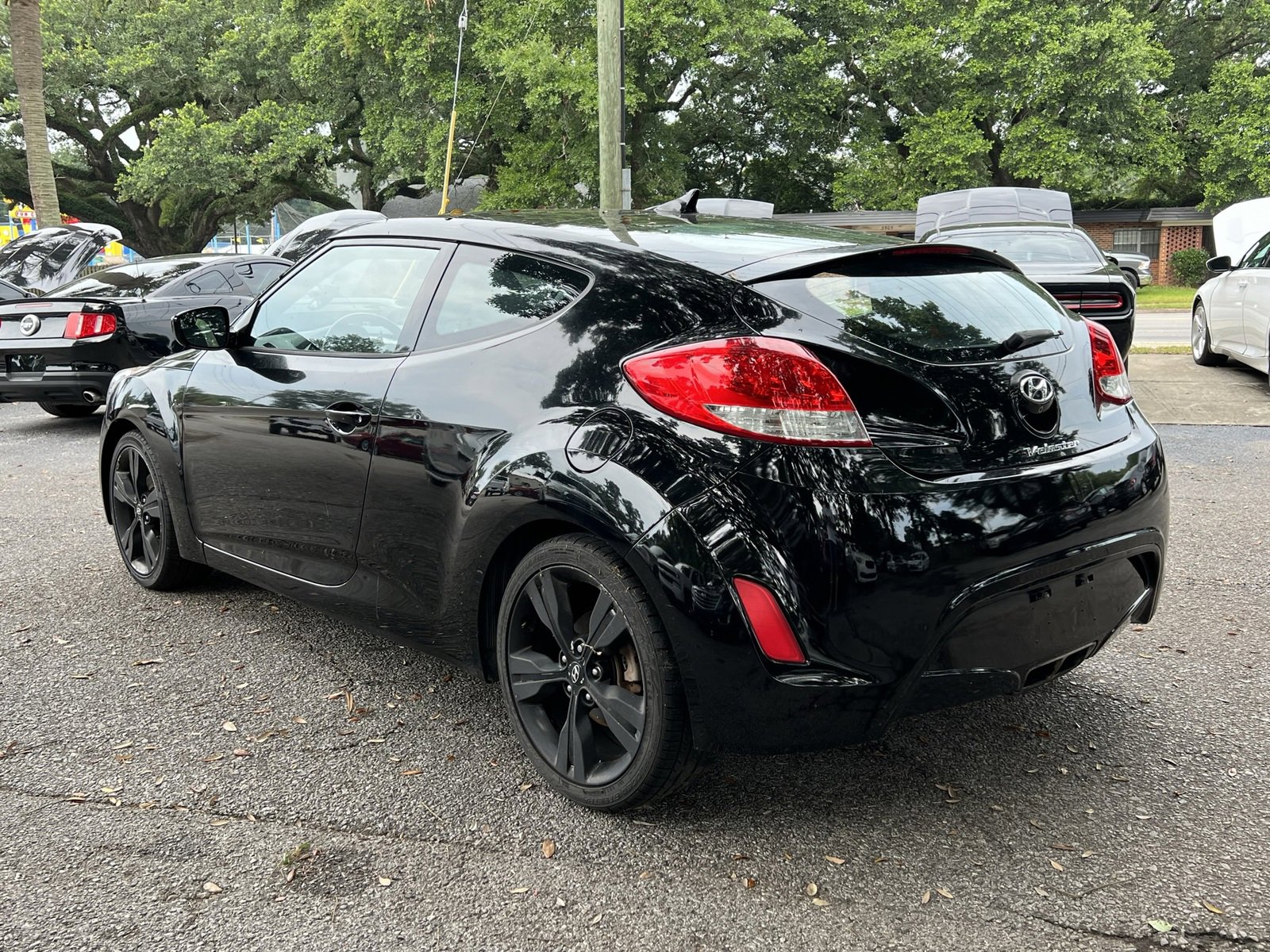 Used 2016 Hyundai Veloster w/ Option Group 02 image 3