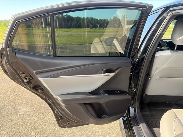 Used 2025 Toyota Camry SE w/ Convenience Package FWD image 5