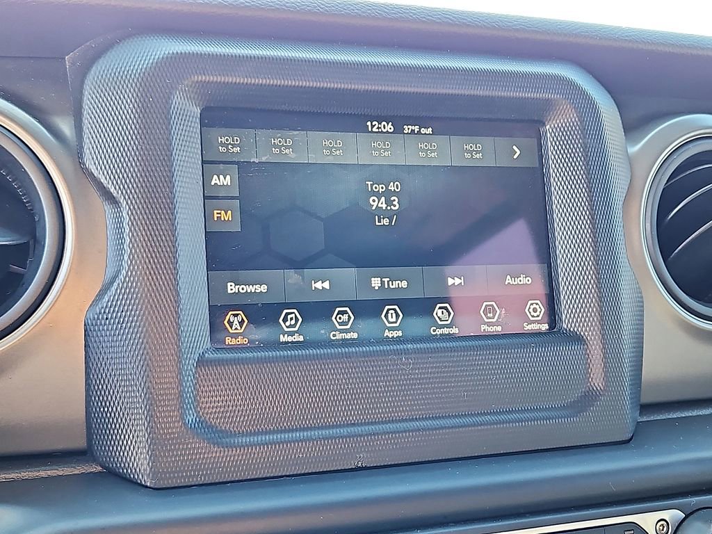 Used 2022 Jeep Wrangler Sport image 19