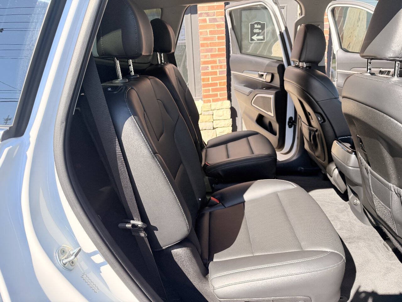 Used 2020 Kia Telluride S FWD image 16