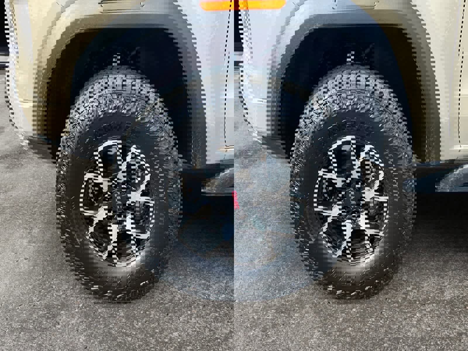 Used 2024 GMC Canyon AT4X image 14