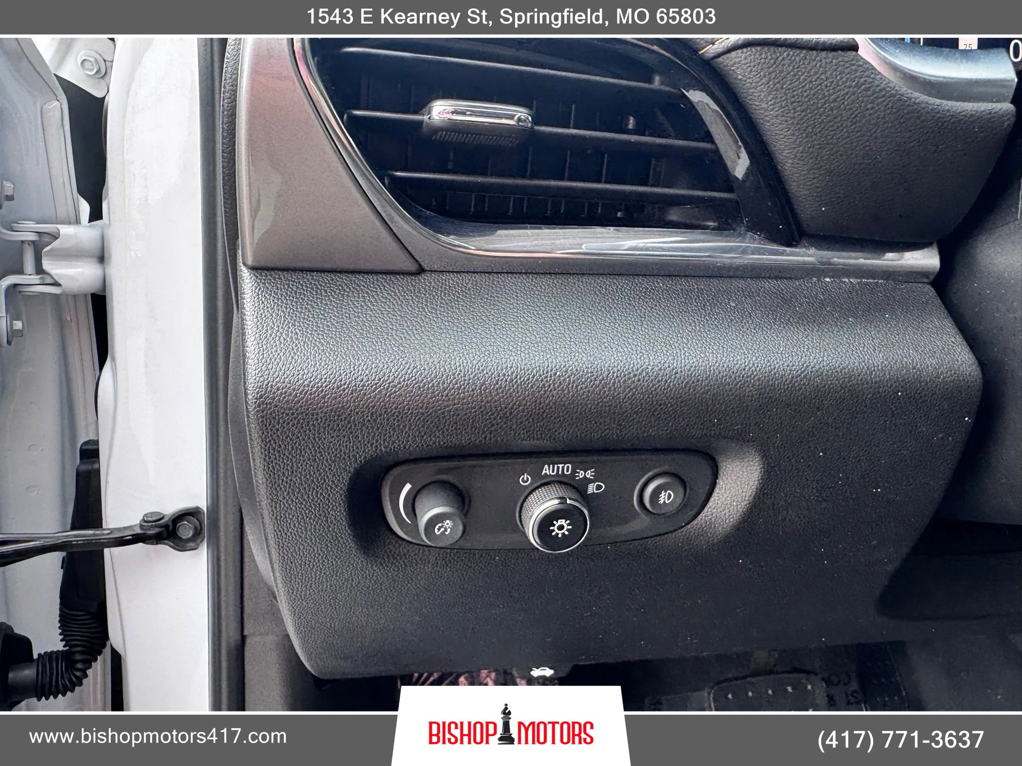 Used 2020 Chevrolet Traverse RS image 28