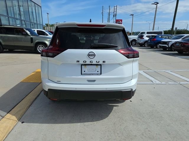 Used 2026 Nissan Rogue SV FWD image 5
