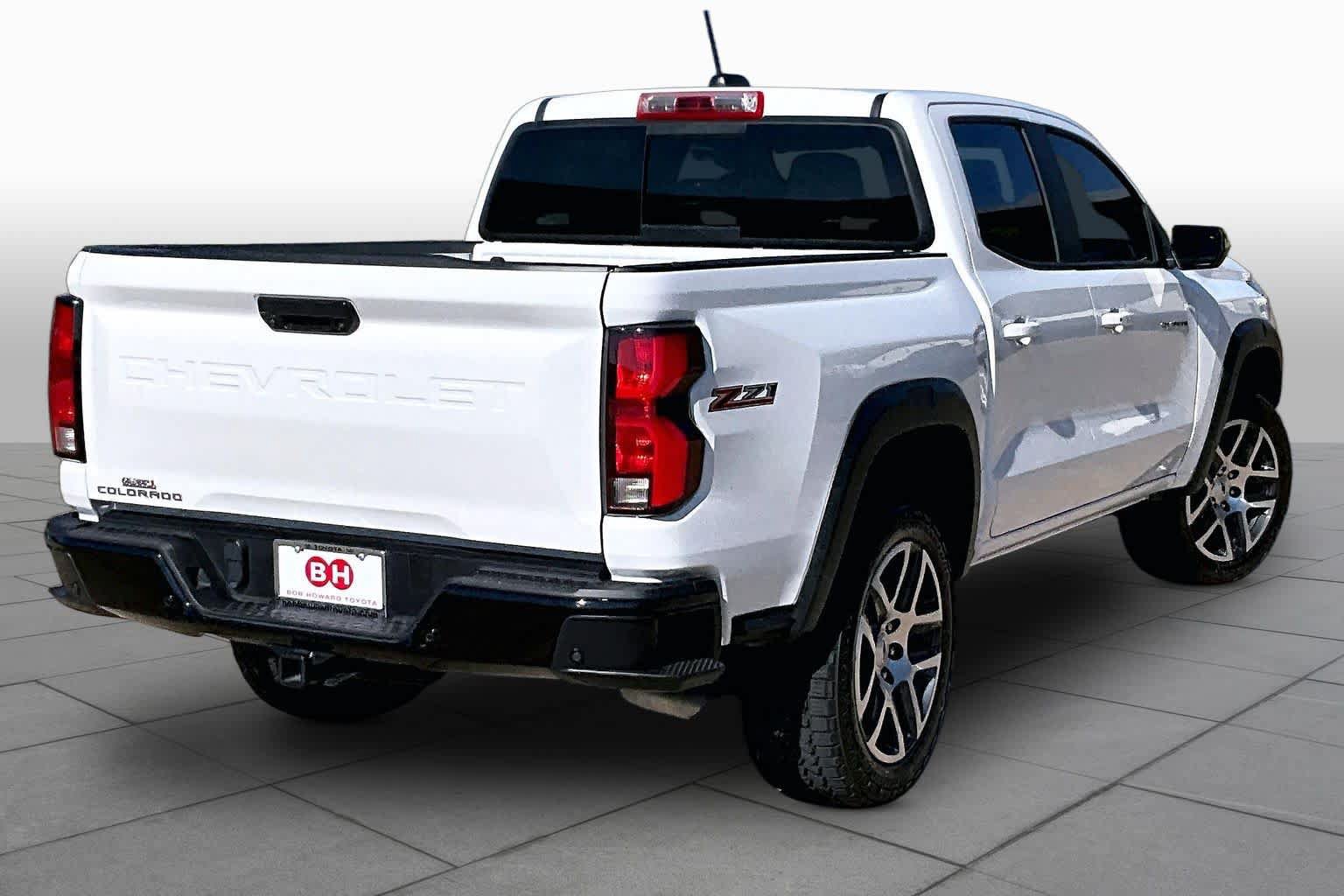 Used 2024 Chevrolet Colorado Z71 w/ Z71 Convenience Package 2 AWD/4WD image 13