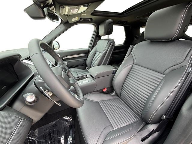 Certified 2025 Land Rover Discovery Dynamic SE AWD/4WD image 10