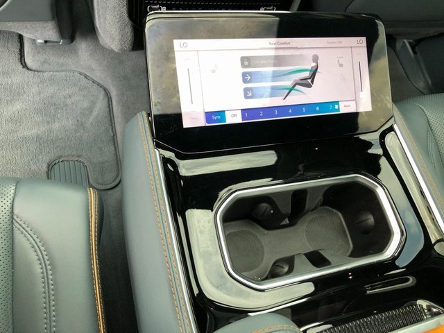 Used 2022 Jeep Grand Wagoneer Series II w/ Convenience Group III image 26