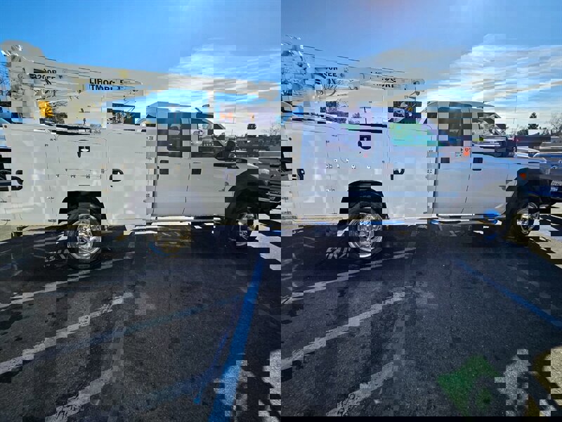 Used 2014 Ford F450 XL w/ Power Equipment Group image 14