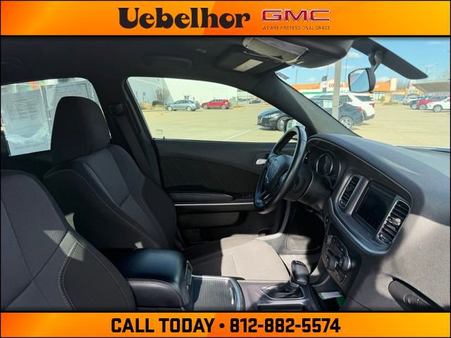 Used 2022 Dodge Charger SXT image 2
