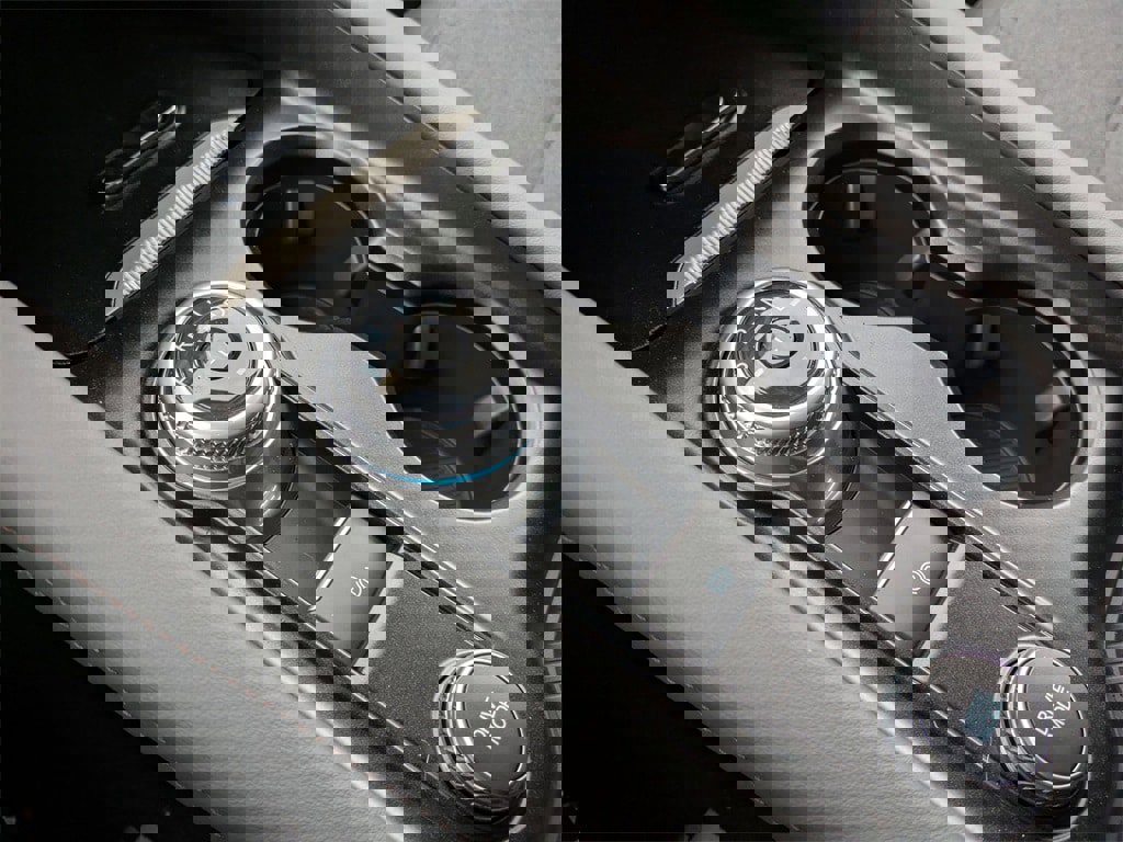 New 2025 Ford Explorer Active image 12