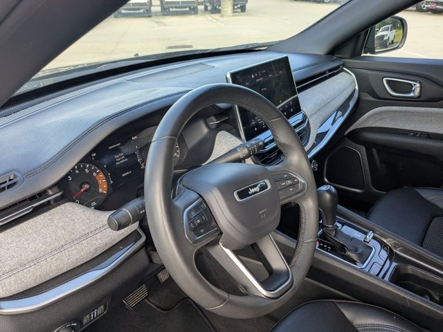 Used 2024 Jeep Compass Latitude AWD/4WD image 10