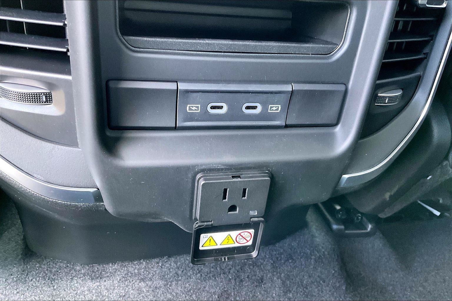 New 2026 RAM 1500 Big Horn AWD/4WD image 16