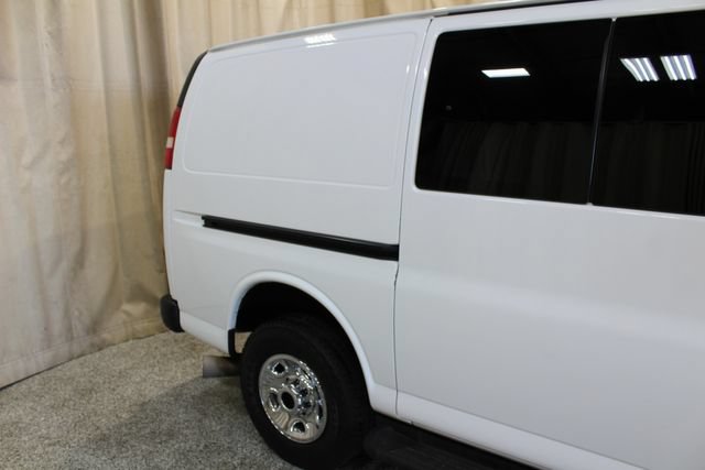 Used 2014 GMC Savana 3500 RWD image 15