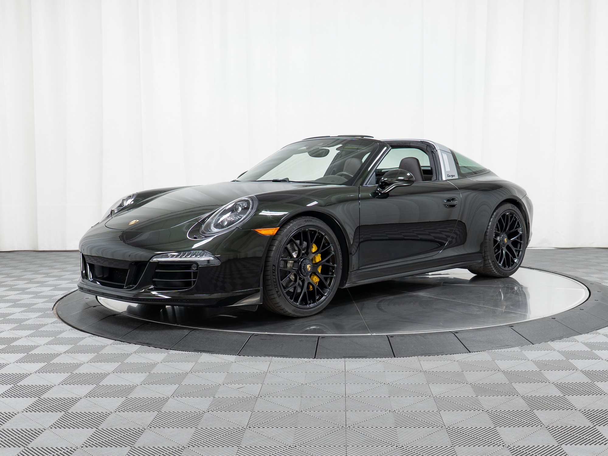 Certified 2016 Porsche 911 Targa 4 GTS AWD/4WD image 1