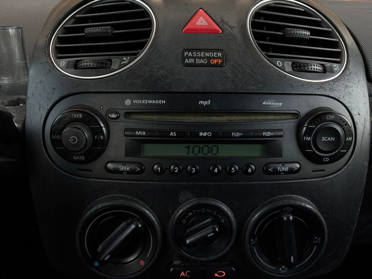 Used 2007 Volkswagen Beetle Convertible w/ Package 1 FWD image 32